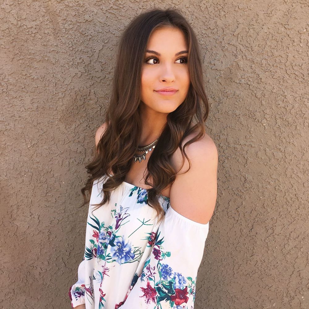 Meet your Posher, Maya